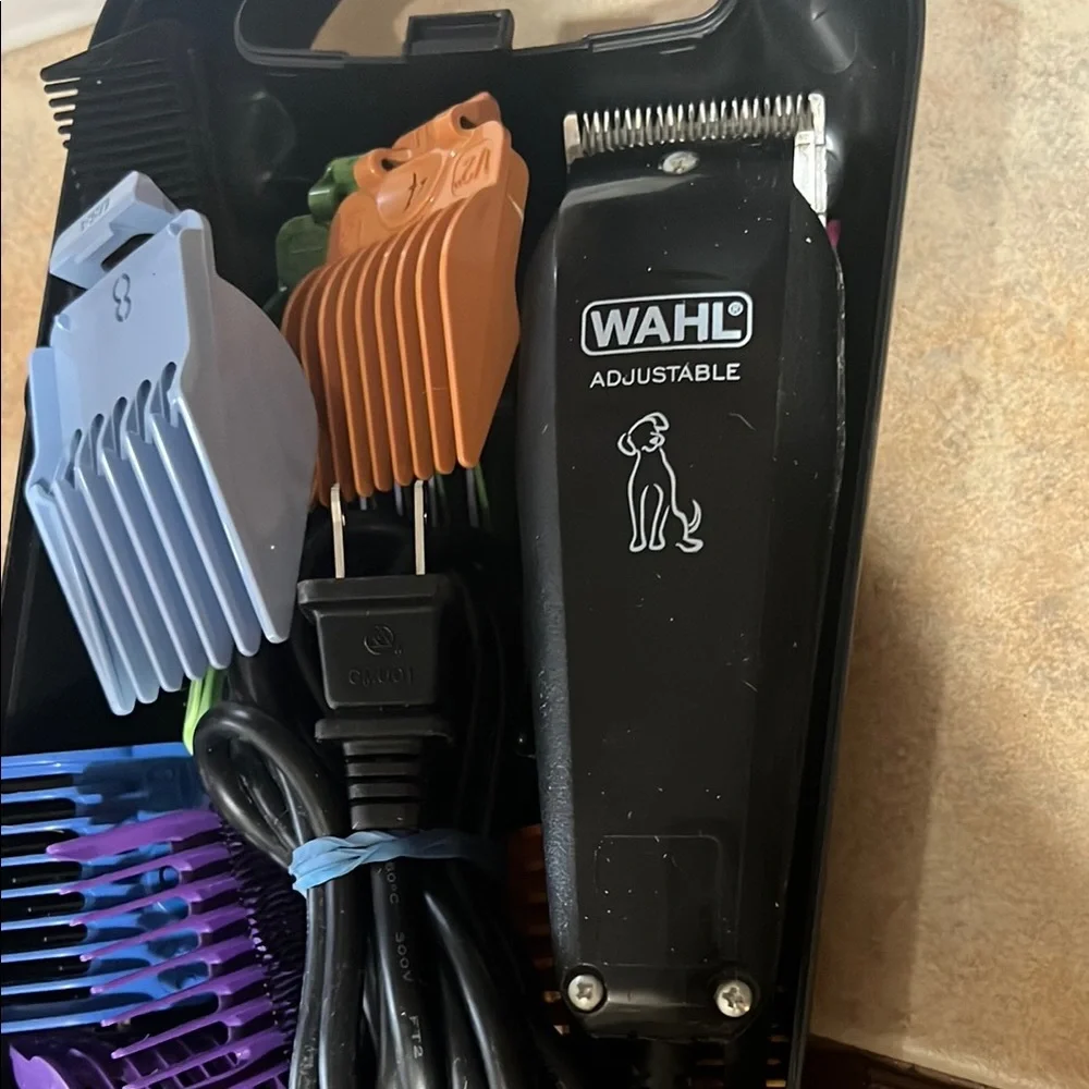 Wahl Hair Clipper Set with Colorful Guards
